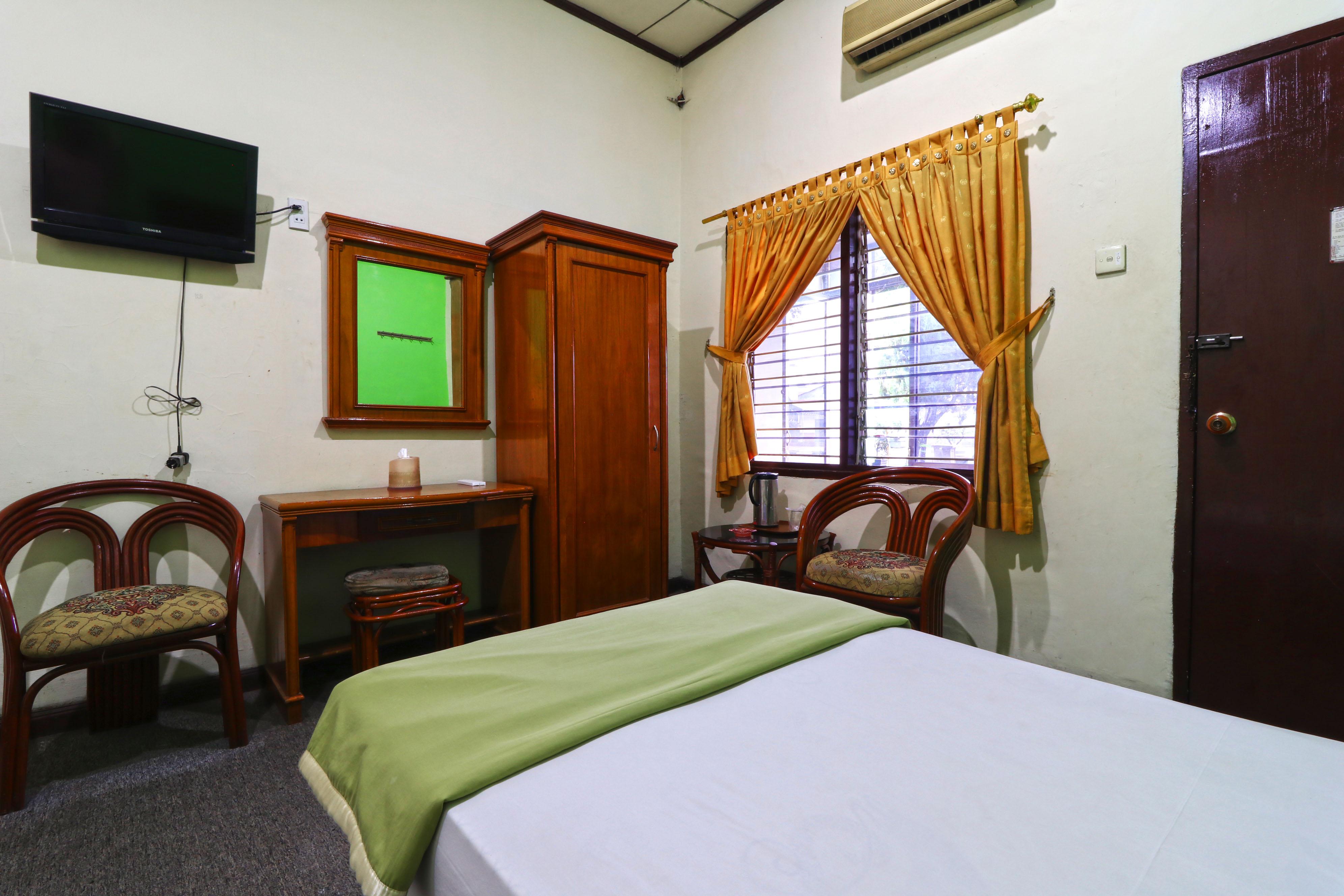 Hotel Sumatera Медан Экстерьер фото