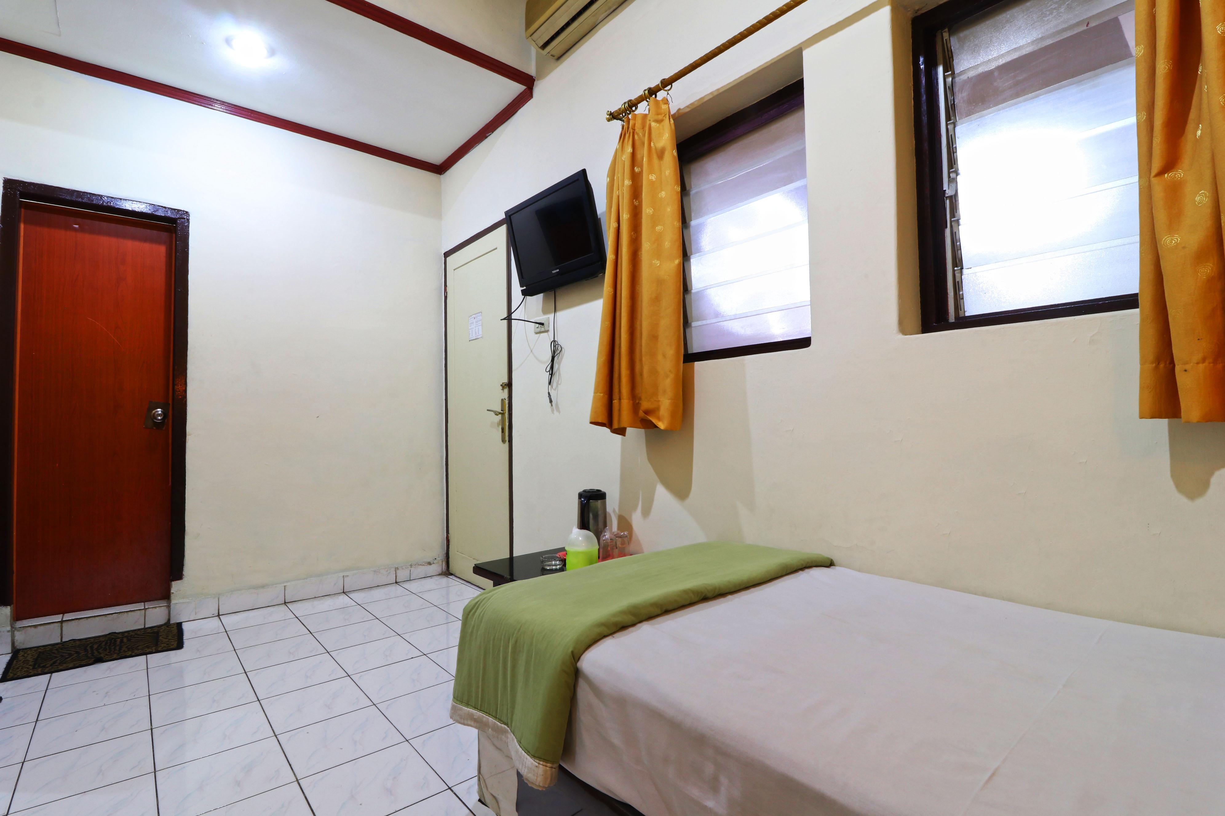 Hotel Sumatera Медан Экстерьер фото