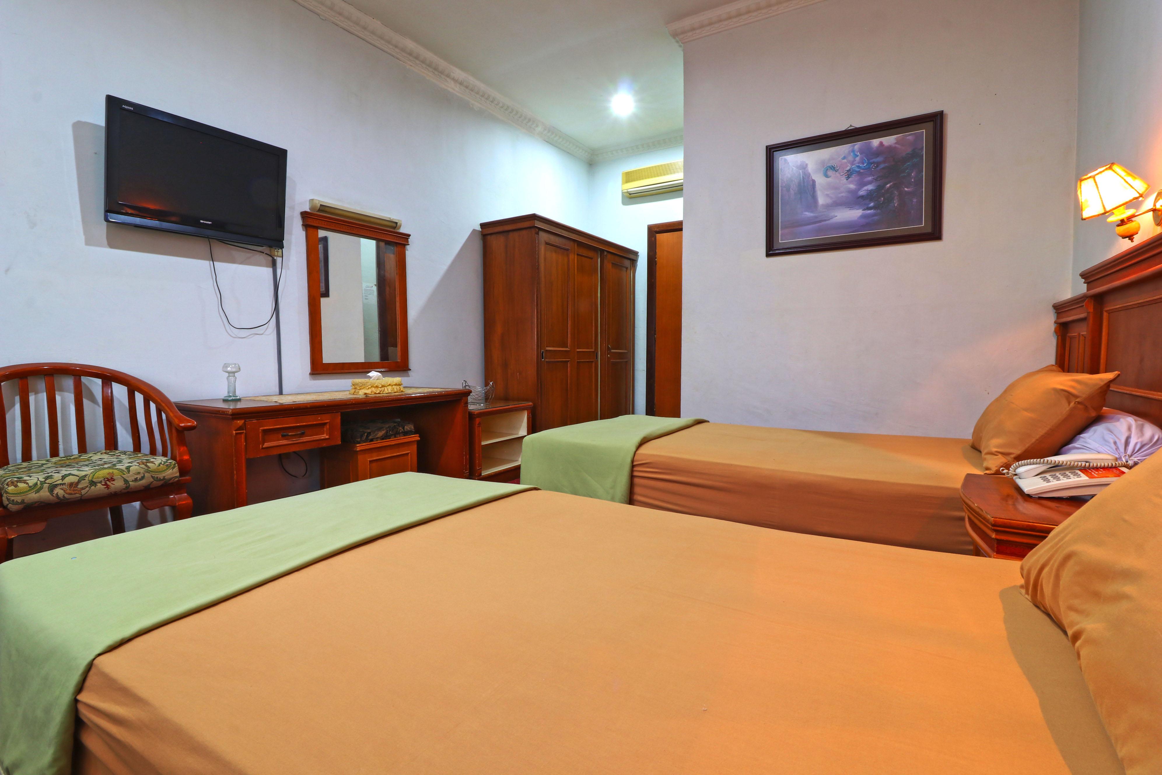 Hotel Sumatera Медан Экстерьер фото